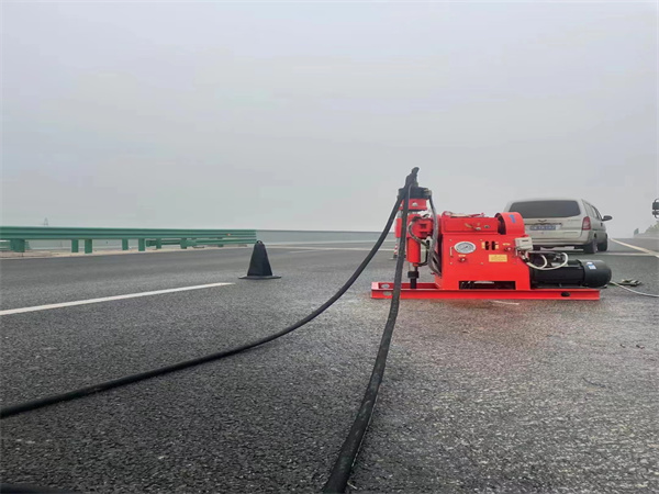 鄂城马路路基路面开裂下沉注浆加固灌浆